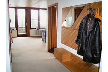 Germania Privát Moos, Exteriorul